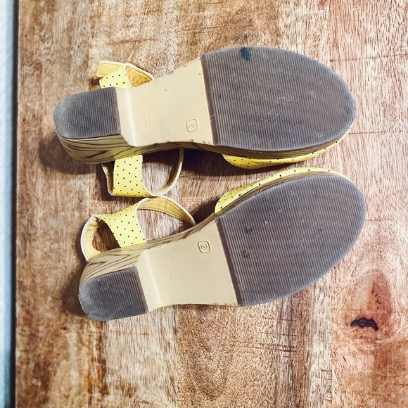 Girls’ Old Navy Clogs, Sz 2 - Picture 3 of 4